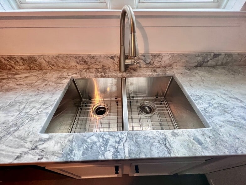 Kitchen Sink with Granite Countertops - 7248 Amherst Ave