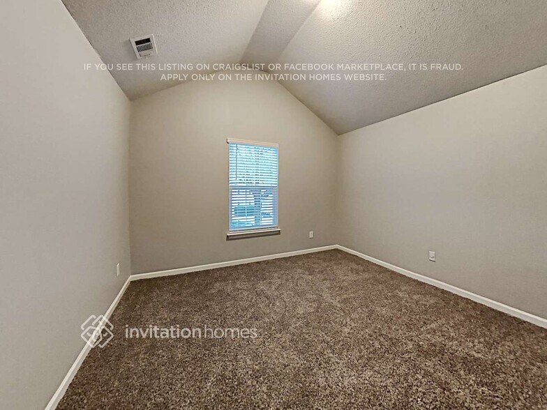 Building Photo - 3913 Arabian Way SW