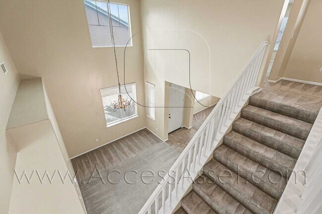 Building Photo - Inviting 4-Bed, 3-Bath Home In Sunny Winchester!