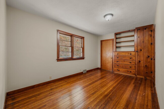 Building Photo - 293 Hamburg Rd