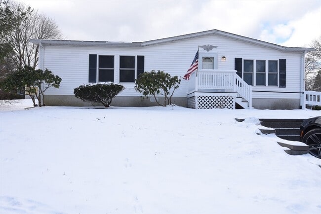 Building Photo - 6 Canterbury Ln