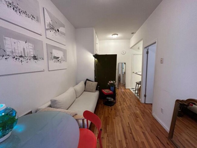 Building Photo - 1 bedroom in New York NY 10028