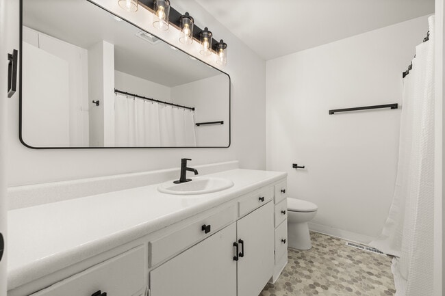 Building Photo - 4057 N Adams St