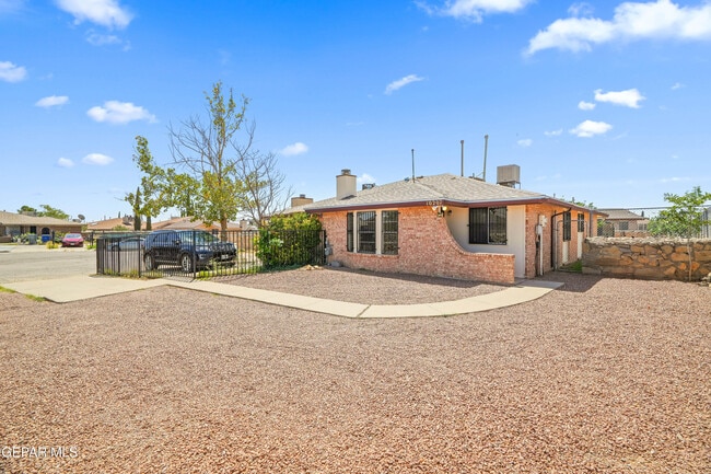 Primary Photo - 10207 Angel Falls Pl