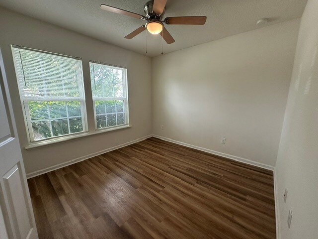Building Photo - Spacious 4 Bedroom Home With Washer And Dryer Included