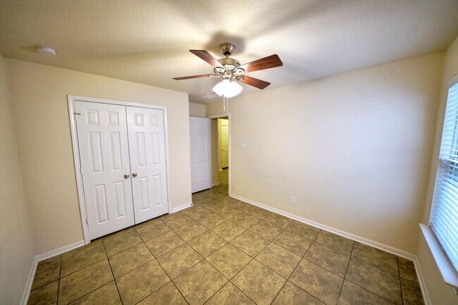 Building Photo - Stunning 3-Bedroom Home with Office in Charleston Parke, Cibolo - Realtor Commission offered: $500