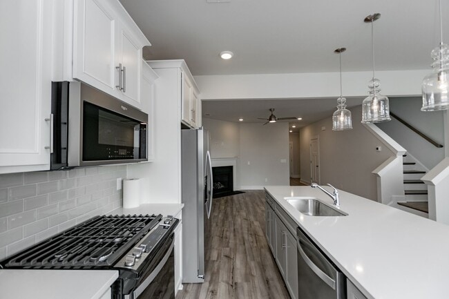 Building Photo - Monte Vista Townhomes