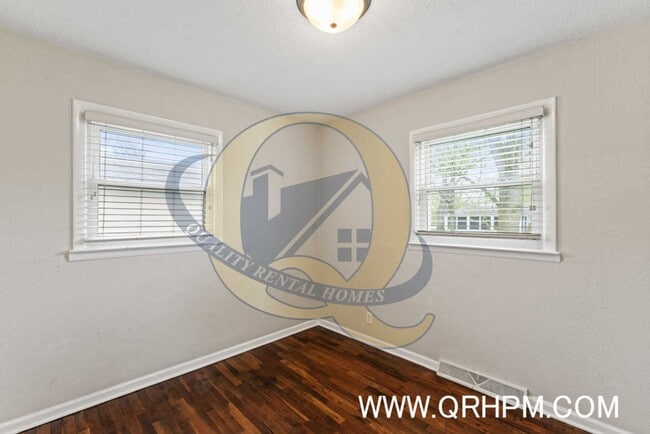 Building Photo - Lake Fenton Schools!