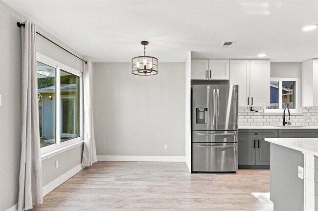 Building Photo - 12713 Rhea Ct