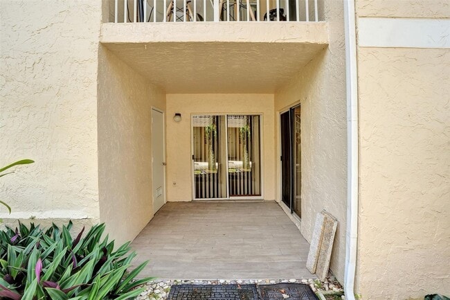 Building Photo - 12215 Royal Palm Blvd