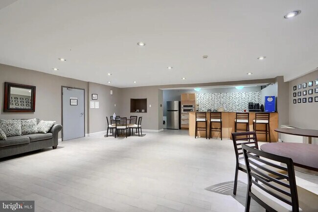 Building Photo - 1900 Lyttonsville Rd