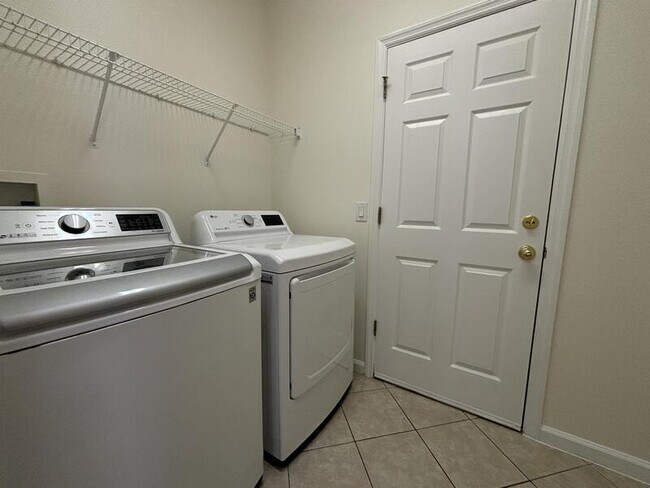 Building Photo - 10245 Cypress Trail Dr