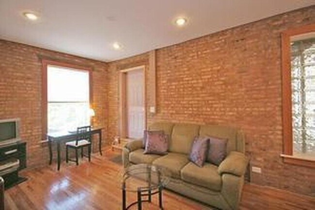 Building Photo - 1 bedroom in Chicago IL 60613