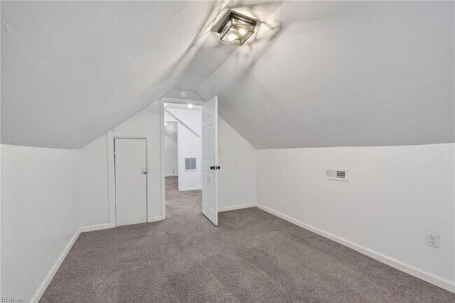 Building Photo - 8507 Chapin St