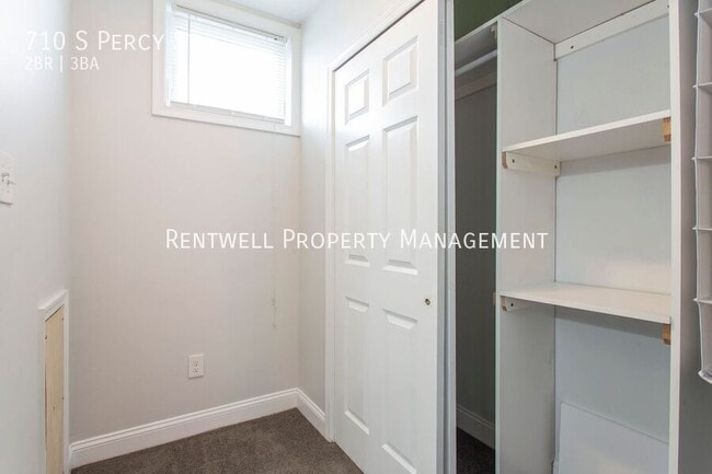 Building Photo - 710 S Percy St