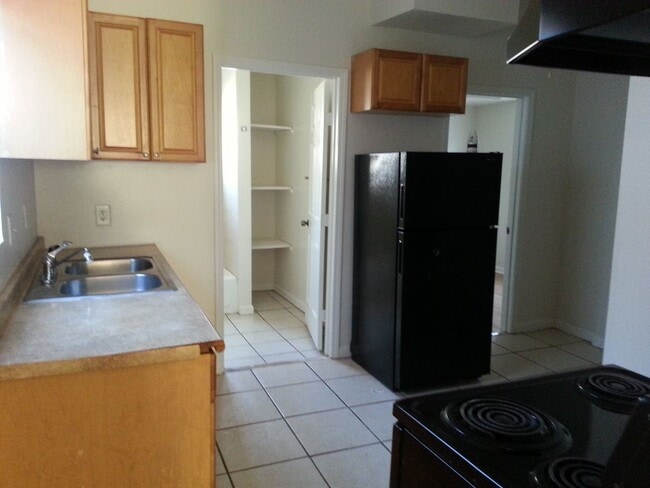 Building Photo - 1313 Flood St