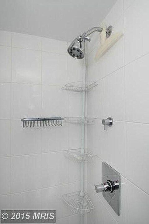 Shower - 1280 21st St NW
