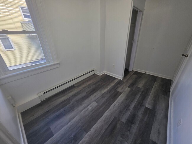 Building Photo - 2 bedroom apartment building - Poughkeepsie