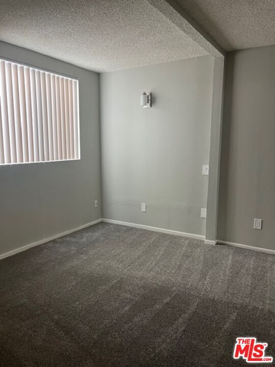 Building Photo - 10540 Balboa Blvd