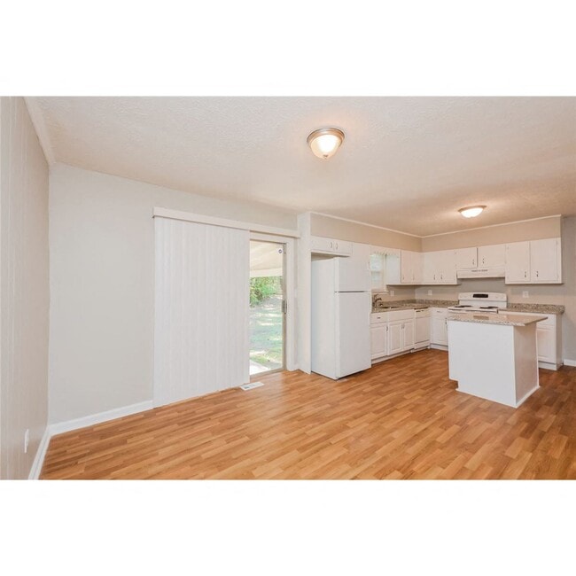 Building Photo - 9125 Settlers Grove Rd NE