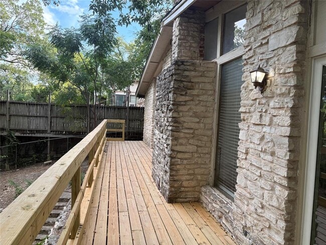 Building Photo - 11913 Rennalee Loop