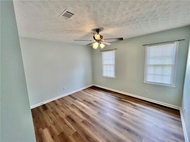 Building Photo - 93 Radford Cir SW