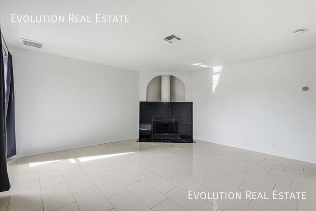 Building Photo - 20251 N 3rd Dr