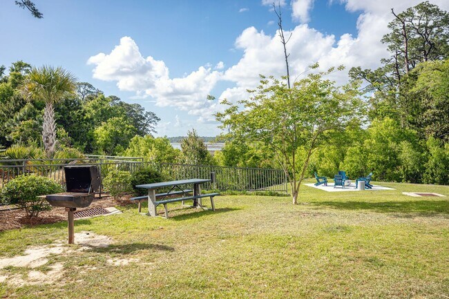 Building Photo - 2501 Bienville Blvd