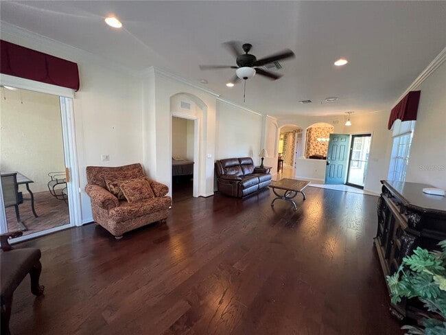 Building Photo - 4665 Whispering Oaks Dr