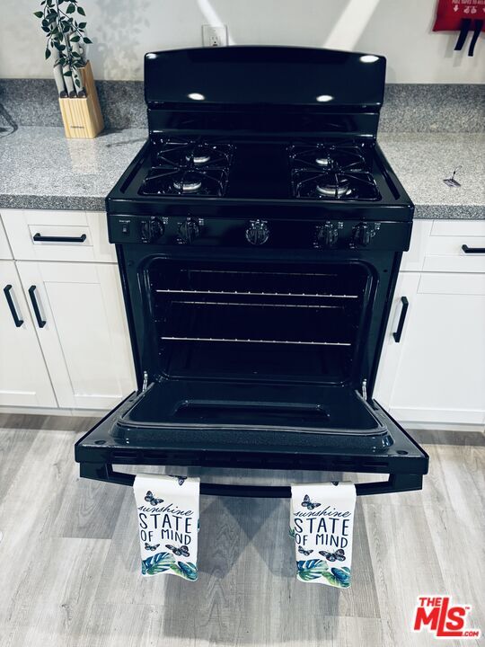 Building Photo - 1377 S Sultana Ave