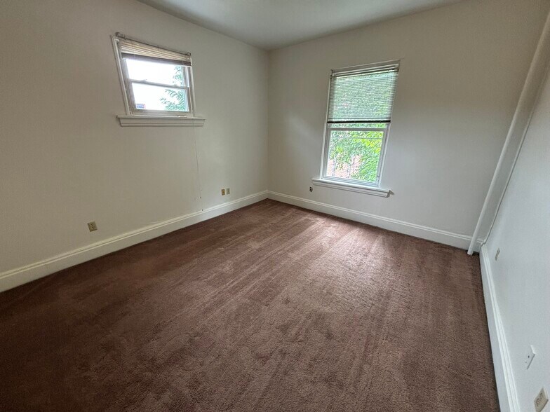 Building Photo - 333 Morewood Ave