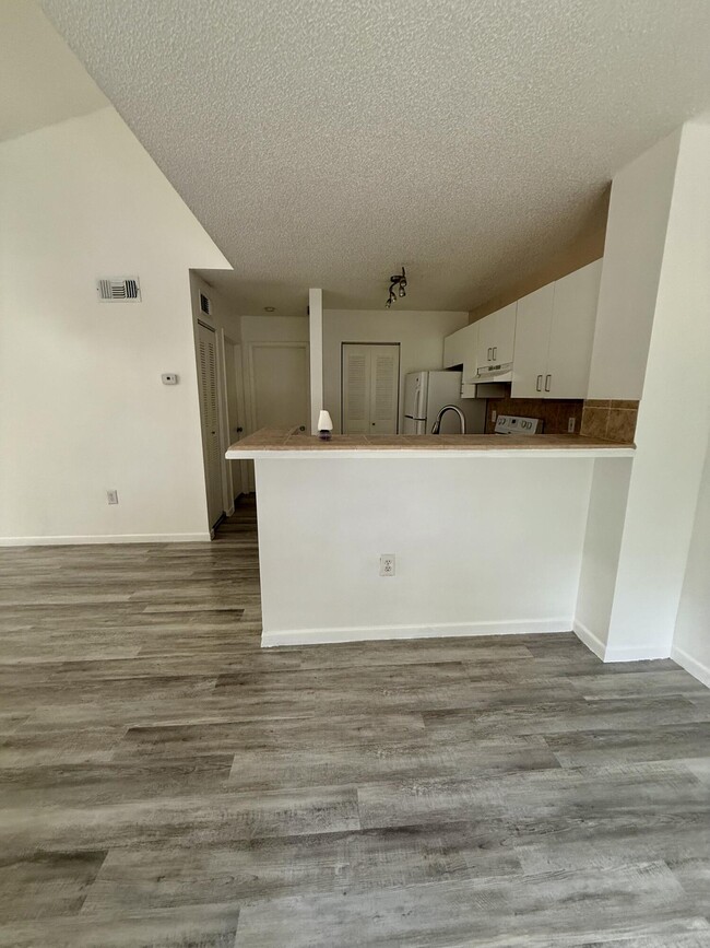 Building Photo - 1721 Village Blvd