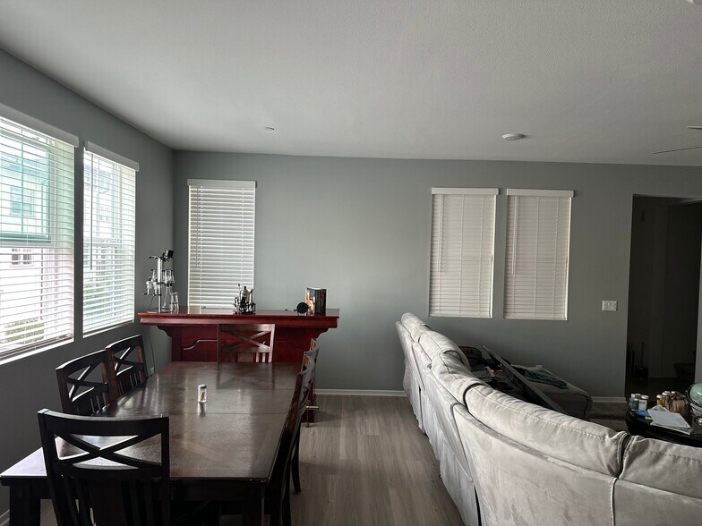 Building Photo - 5340 Calle Rockfish
