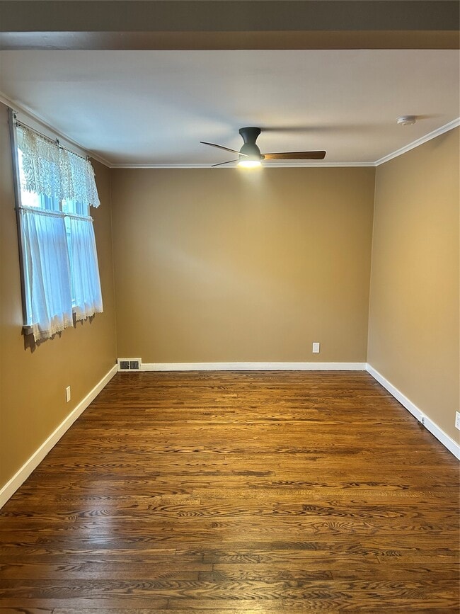 Building Photo - 74 Matthews St