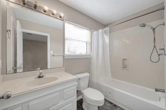 Building Photo - 12102 Mustang Ave