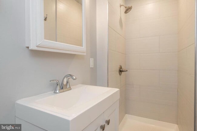 Building Photo - 1517 W Seybert St