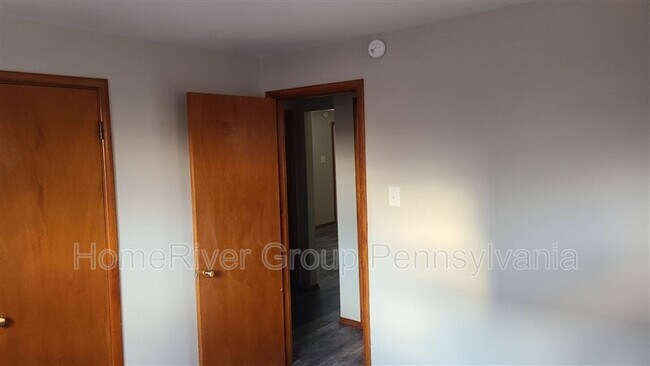 Building Photo - 1128 Kellinger Dr