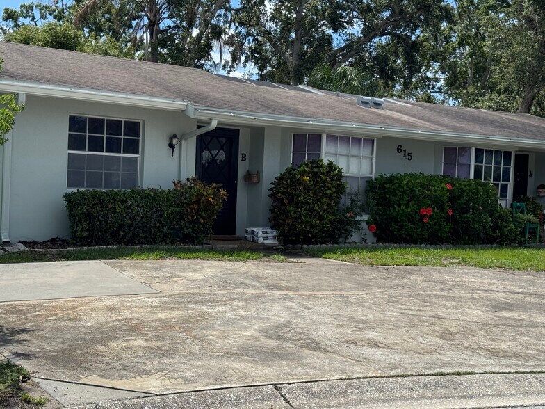 Building Photo - 615 Heritage Ln