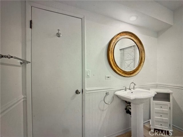 Building Photo - 23804 Oxnard St