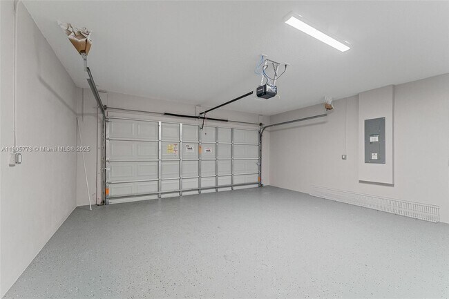 Building Photo - 4609 SW Pearl St