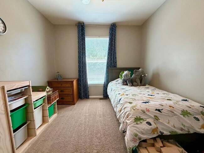 Building Photo - Stunning 3-Bedroom/1.5 Bathroom Townhouse in Perkasie! Available Mid July!
