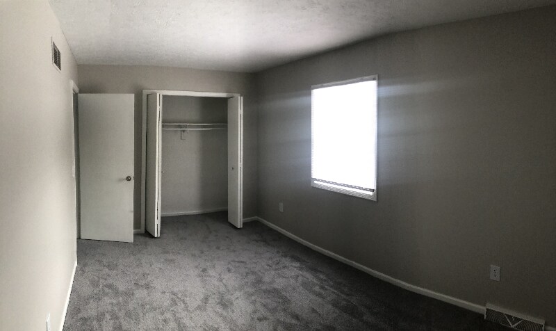 Building Photo - 2206 Harsh Ave SE