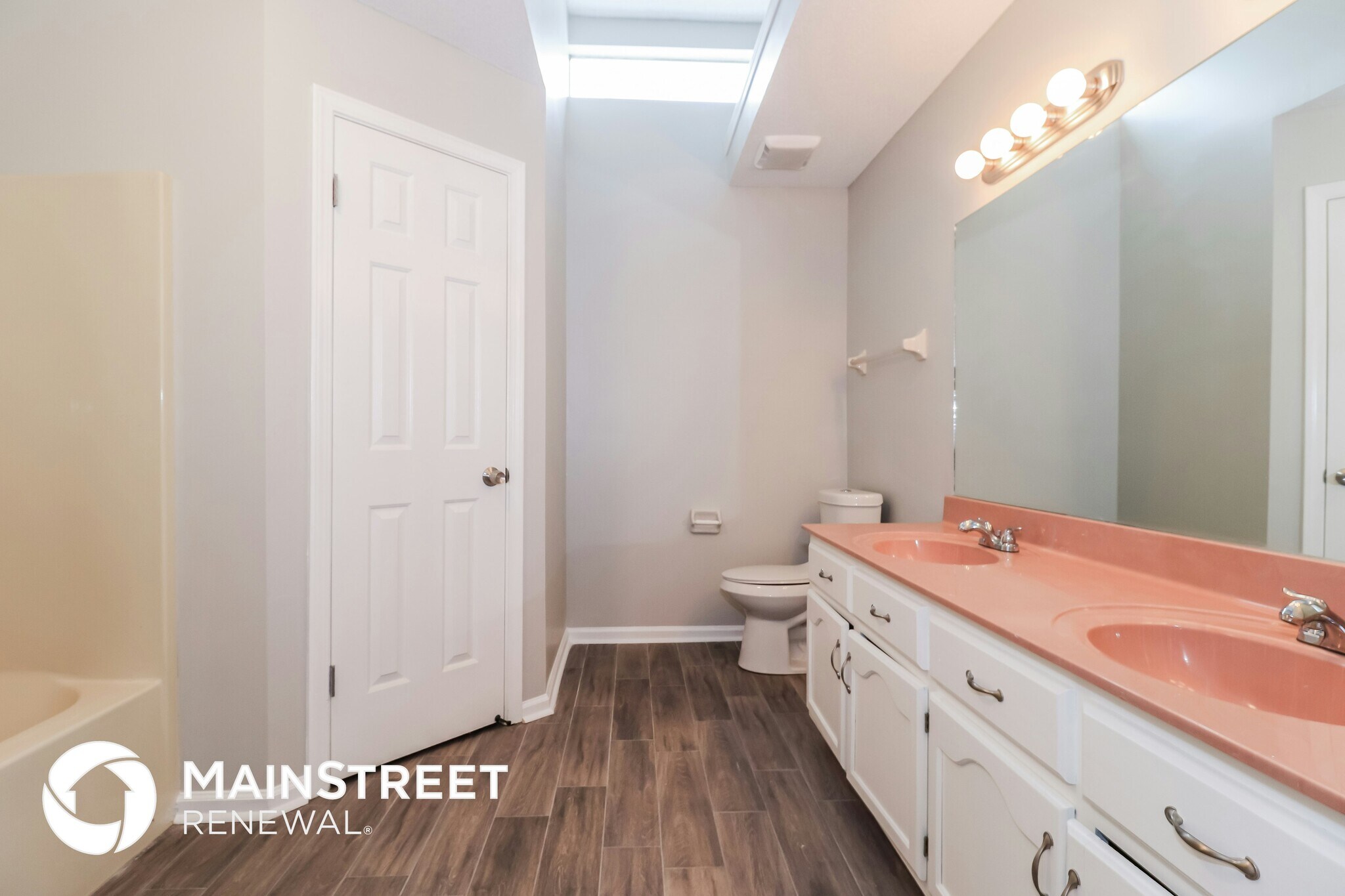 Building Photo - 5954 Chadwell Rd