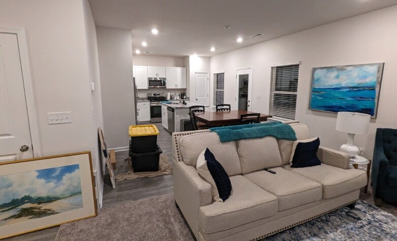 Building Photo - Room in House on Gala Ln