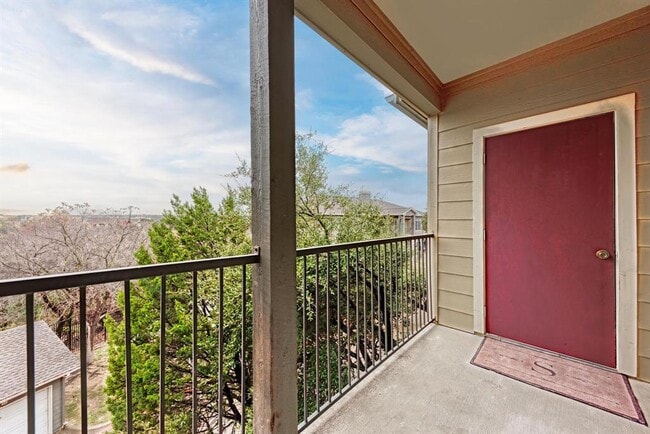 Building Photo - 2320 Gracy Farms Ln