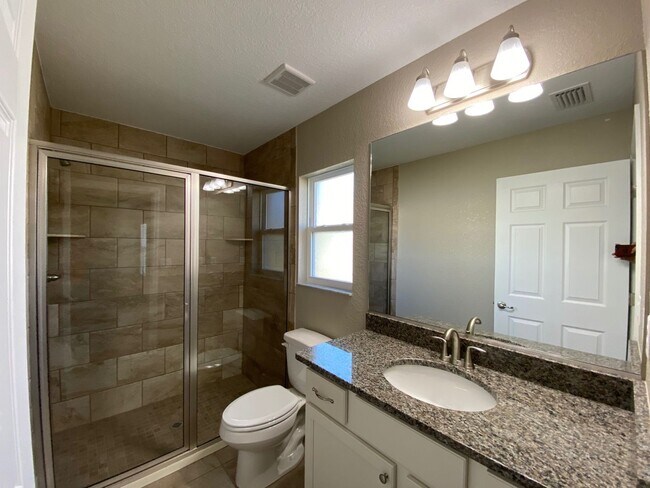 Building Photo - Desirable SW Ocala Neighborhood 3/2/2 **WON"T LAST**