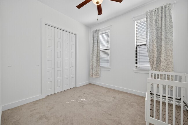 Building Photo - 4402 Schuler St
