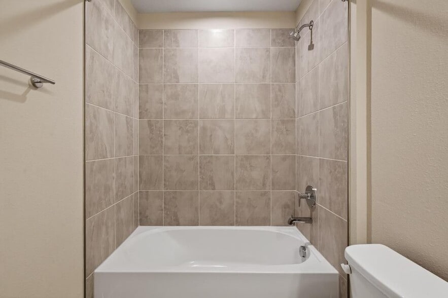 Building Photo - 20 Sabal Ct