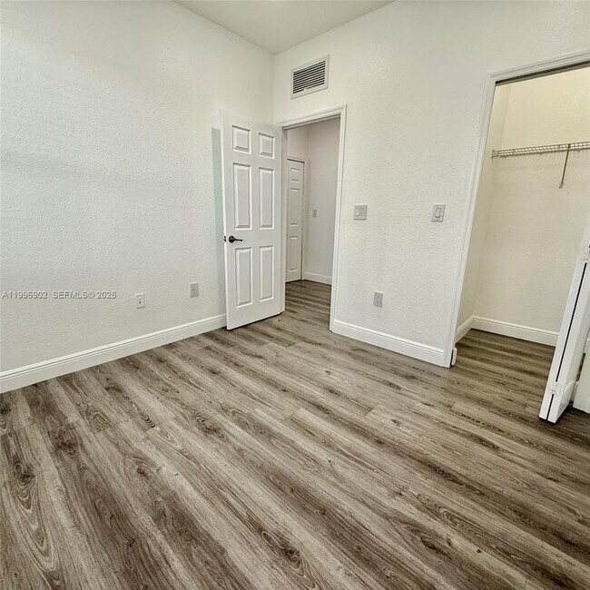 Building Photo - 11503 NW 89th St