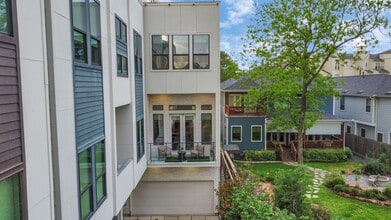 Building Photo - 1705 Dunlavy St